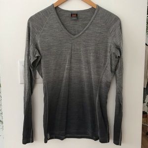 Icebreaker Medium long sleeve v neck merino base layer grey ombré